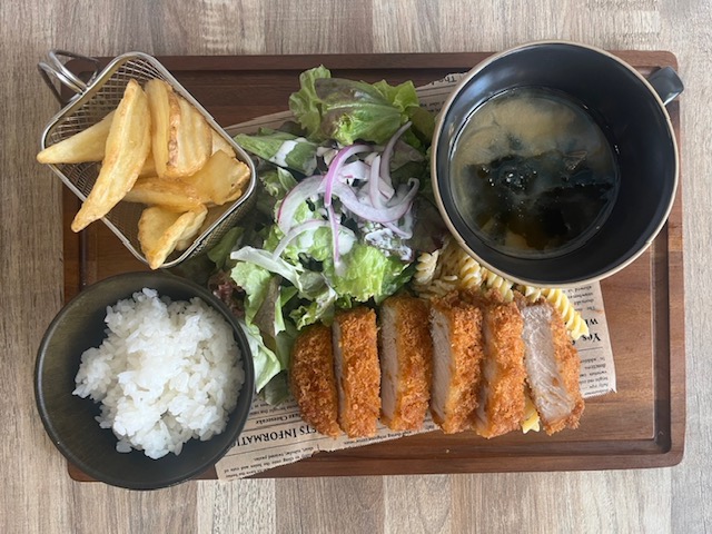 厚切りロースカツ